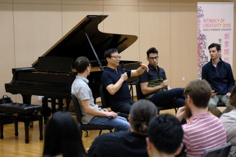  「創意間的親暱」創辦人和藝術總監盛宗亮(左二)與以色列室內樂計劃樂團成員於科大舉辦午間講座。